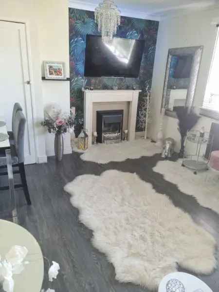 Large 3 Bed Home 4th Downstairs Bedroom Big Gardens 2 Outhouses