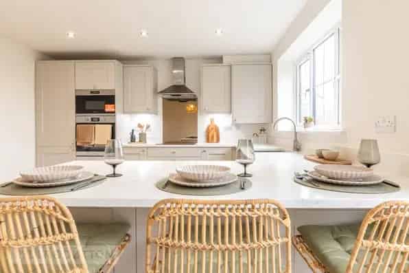 4 Bedroom Detached House in Idle Near Leeds and Bradford