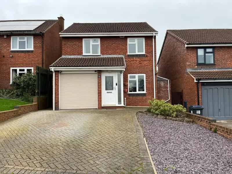 3 Bed Detached House For Sale