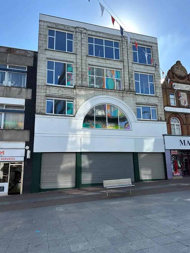 Double Fronted Shop with Basement and Roller Shutter