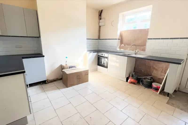 3 Bed End Terrace House Fully Renovated Driveway South Facing Garden Zero Deposit Option