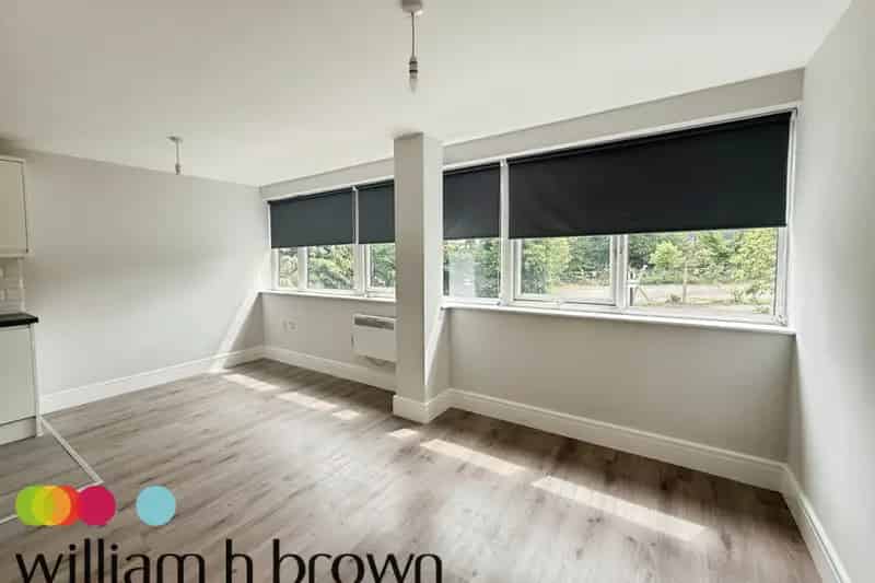Well Maintained Flat Near Public Transport