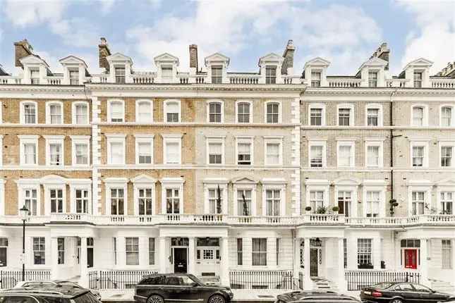 Penthouse Apartment for Sale in London SW7