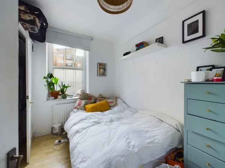 3 Bedroom Apartment Bethnal Green Station