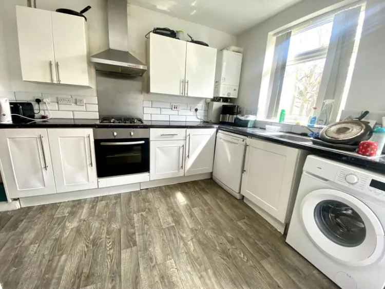 4 Bedroom Student House to Let