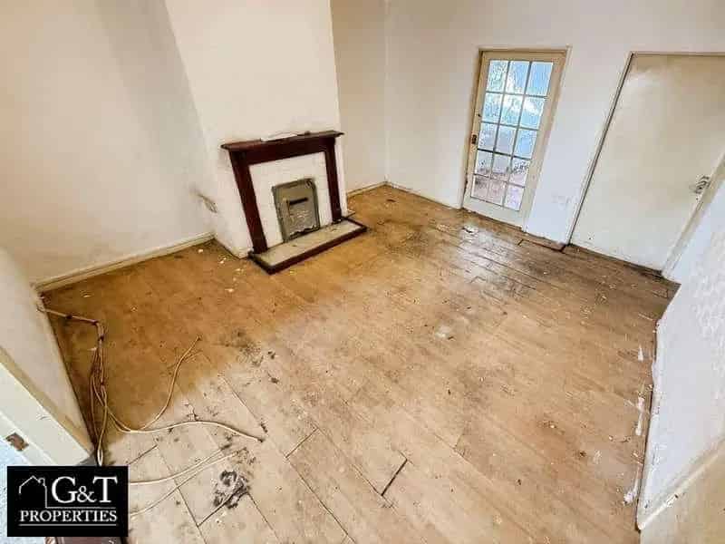 2 Bed House For Sale Huge Potential No Chain