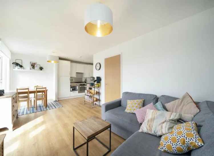 Large 2-Bedroom Apartment with City Views and Parking