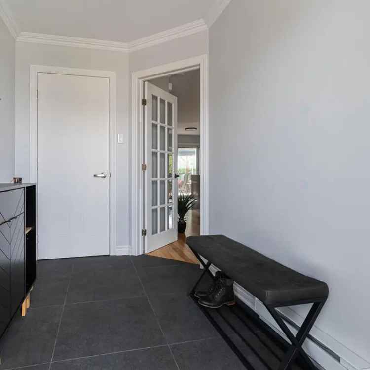 3-Bedroom House with Heated Pool in Lachenaie, Terrebonne