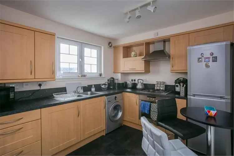 2 Bed Flat - Second Floor with 1 Reception Room