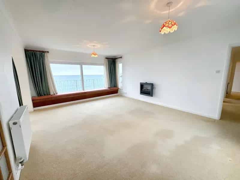 3 Bedroom Flat To Rent