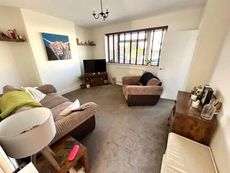 2 Bedroom House For Sale in Dursley