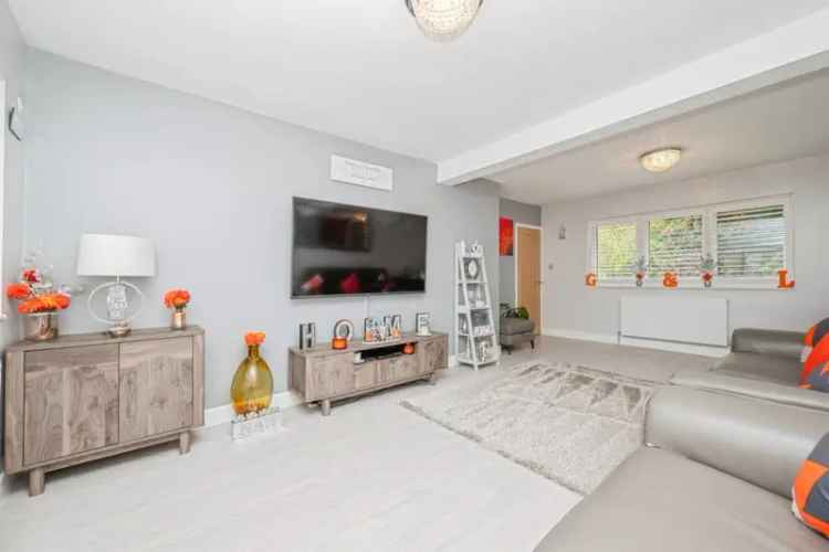 Stunning Renovated Detached Home Buxton 3 Beds 2 Baths EV Charger