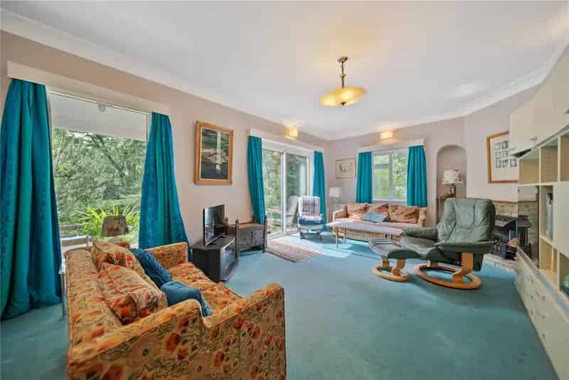 4 Bedroom Detached House for Sale Foxhill Grove Leeds