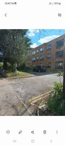 Flat For Rent in Ashford, England