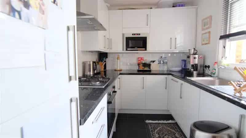 2 Bedroom Apartment House to Rent