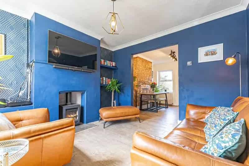2 Bedroom House For Sale Near Leighton Buzzard Town Centre