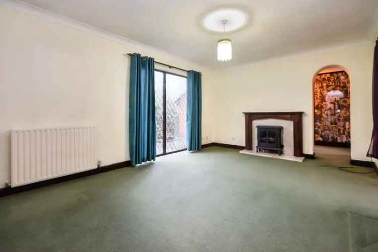 Bungalow For Sale in Wakefield, England