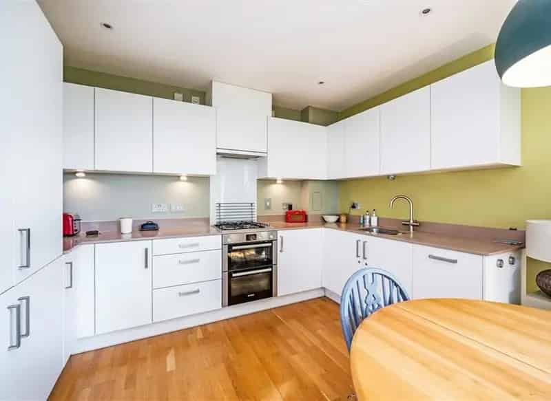 Two Bedroom Flat near Stepney Green Station