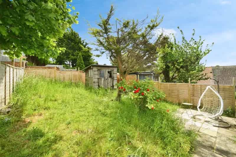 Four Bedroom House in Brighton - Spacious Family Home