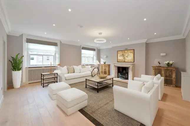 Flat to rent in Portland Place, Fitzrovia, London W1B