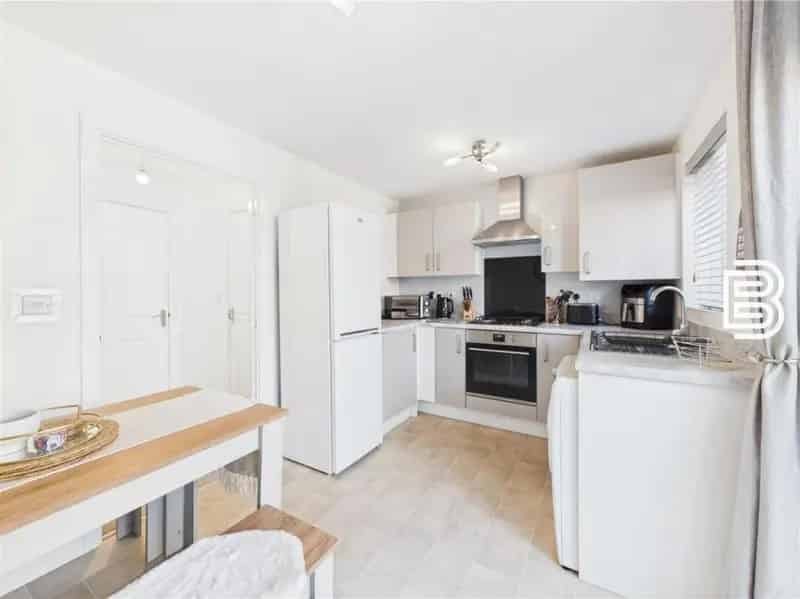 2 bed house for sale