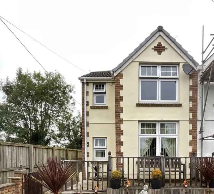 3 bedroom semi-detached house for sale