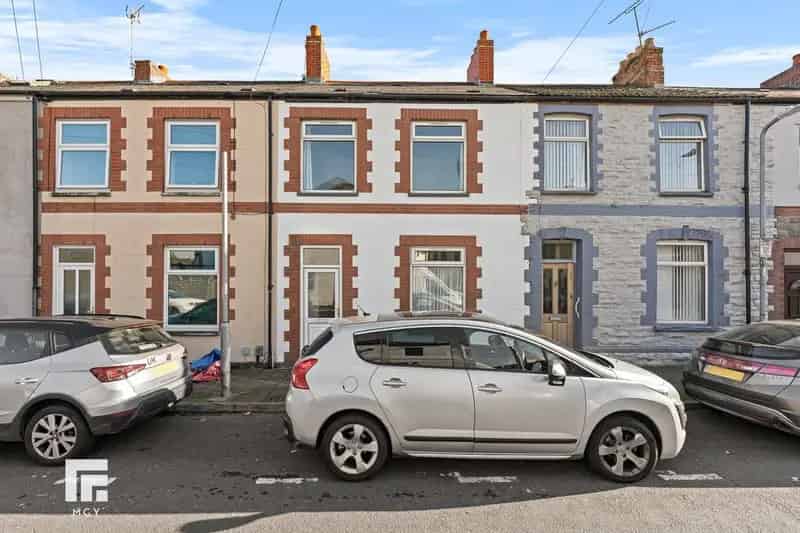 3 Bedroom Terraced House for Sale in Adamsdown