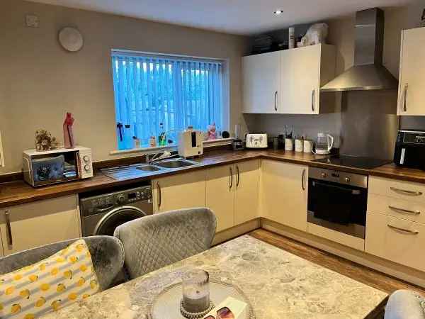 Large 2-Bedroom New Build House Near Schools and Park