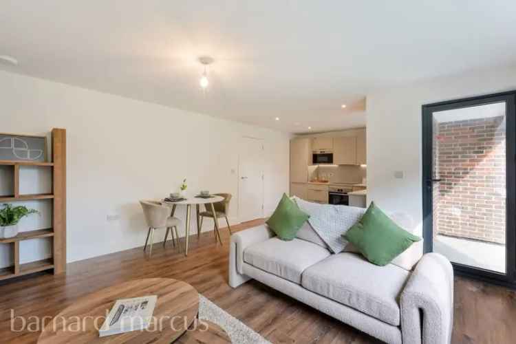 Stunning 1-Bedroom Apartment in Epsom with Private Patio and Parking