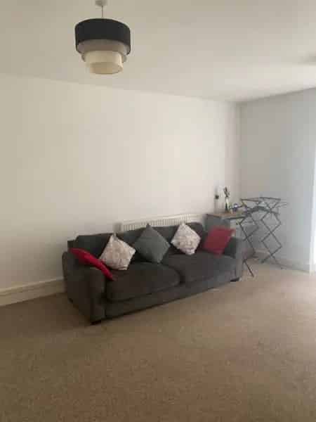 1-Bedroom Bungalow Swap Maidstone - Garden Parking Pets Allowed