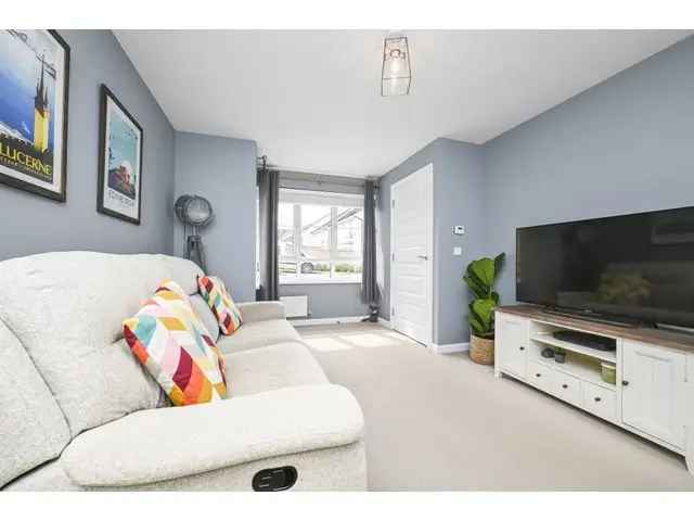 3 Bedroom Detached House for Sale Near Straiton Retail Park