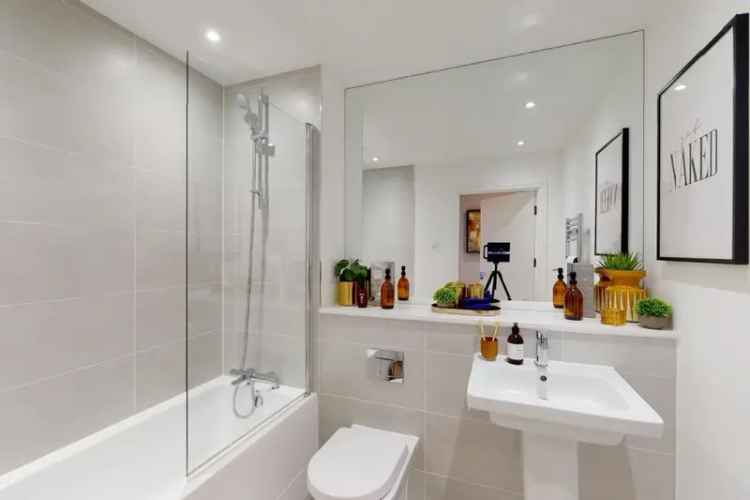 Meridian Waterside 2-Bed Apartment  Southampton Waterfront Living