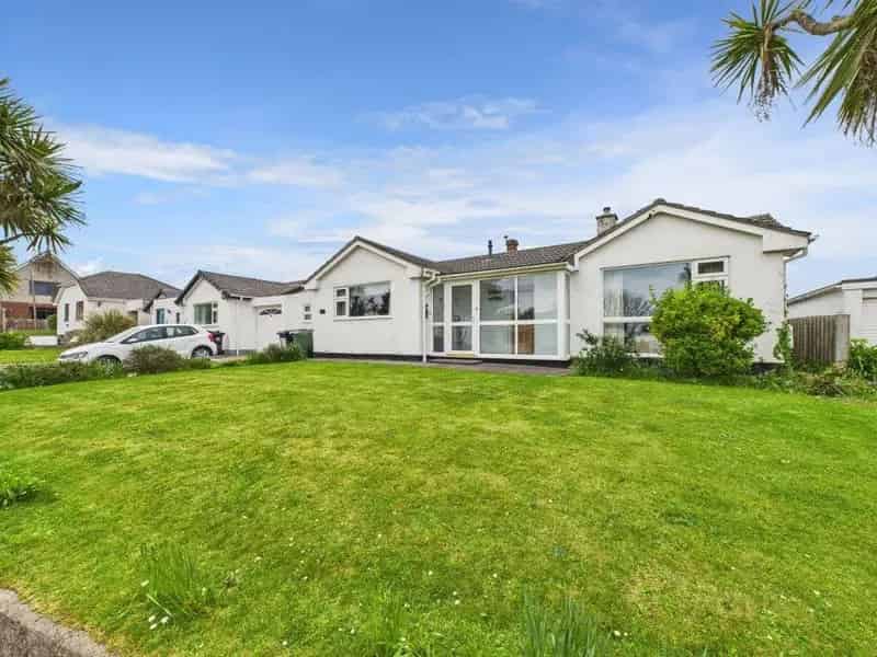 2 Bedroom Bungalow for Sale