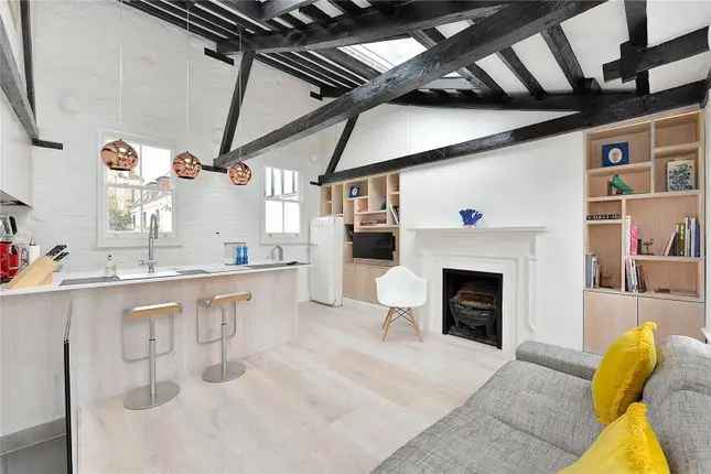 Mews house to rent in Rutland Street, Knightsbridge, London SW7