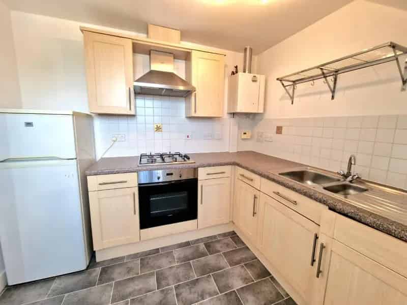 2 Bedroom Flat to Let in Whitchurch