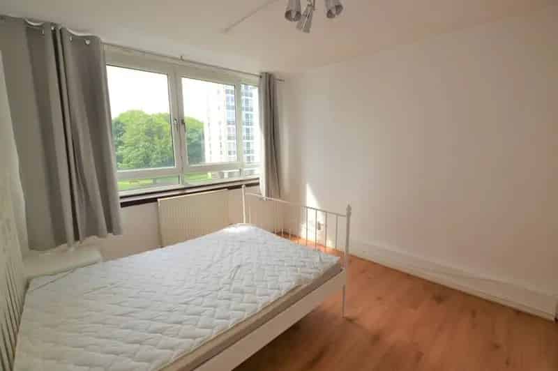 3 Bedroom Flat for Sale London SE1 Near Old Kent Road
