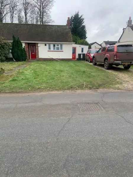 2 Bed Bungalow with Parking, New Kitchen & Wet Room Near Stowmarket