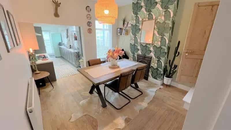 2 bedroom terraced house