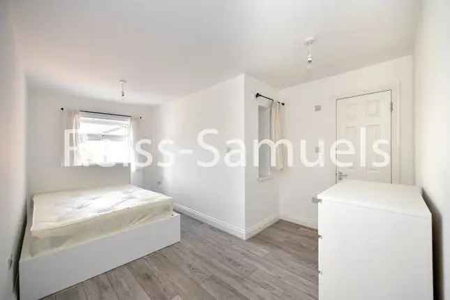 Terraced house to rent in Lockesfield Place, Isle Of Dogs, Docklands, London E14