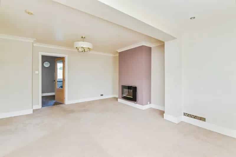 2 Bed Semi-Detached House in Semington