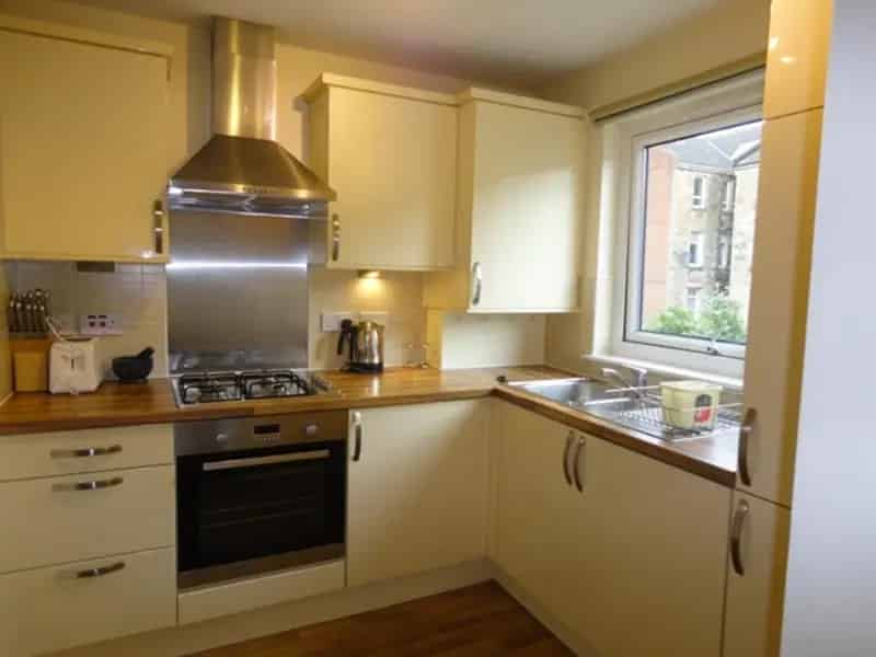 2 Bedroom Flat to Rent Near Amenities and Transport