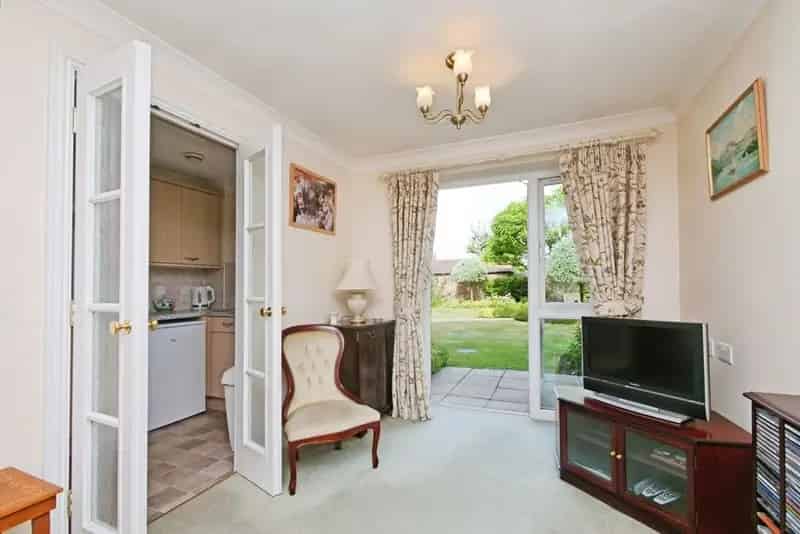 1 Bedroom Retirement Apartment for Sale in Wigginton