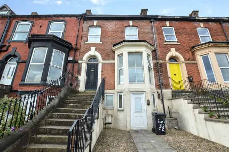 3 Bedroom House with Studio Flat and 10.55% Yield