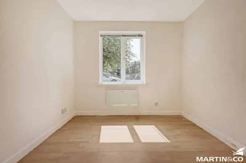 1 Bedroom Ground Floor Maisonette For Sale