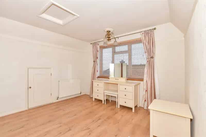 2 Bedroom Chalet Bungalow for Sale in Herne