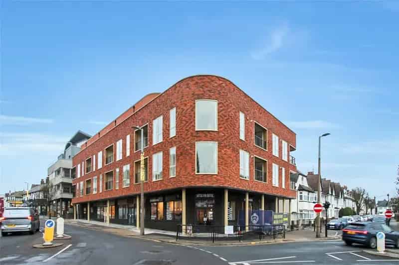 2 Bedroom Apartment Shoeburyness Near Station Beach