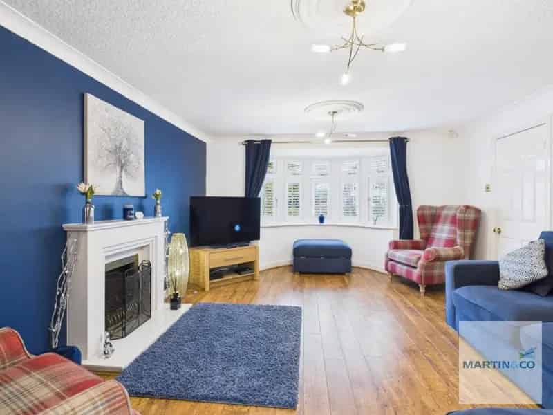 5 Bedroom Detached House For Sale Dosthill