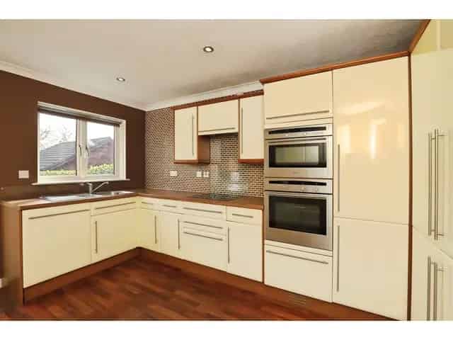 3 Bedroom Detached House for Sale in Stewartfield East Kilbride