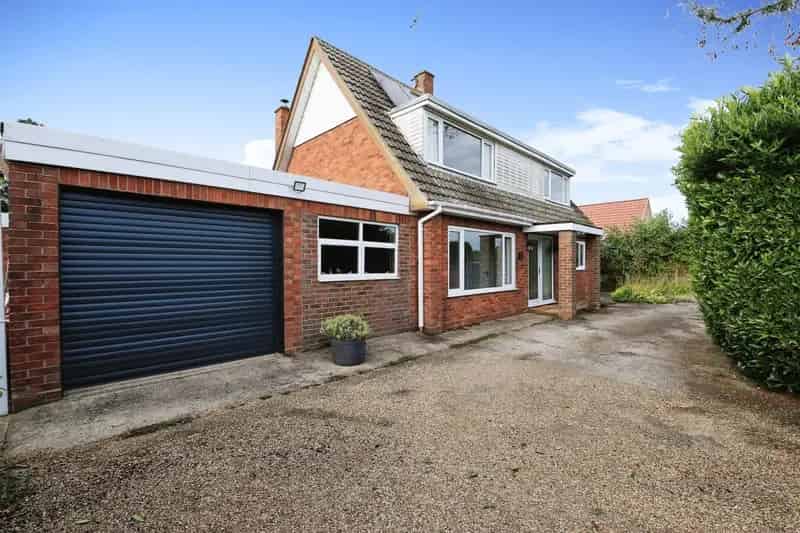Four Bedroom Detached House Sutton St Edmund
