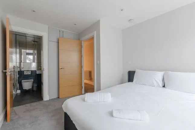 Flat to rent in Margravine Gardens, London W6.